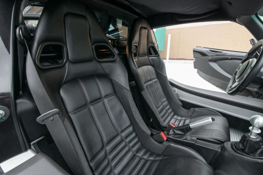 Интерьер Lotus Exige S240 2008 года  (фото 72 из 108)